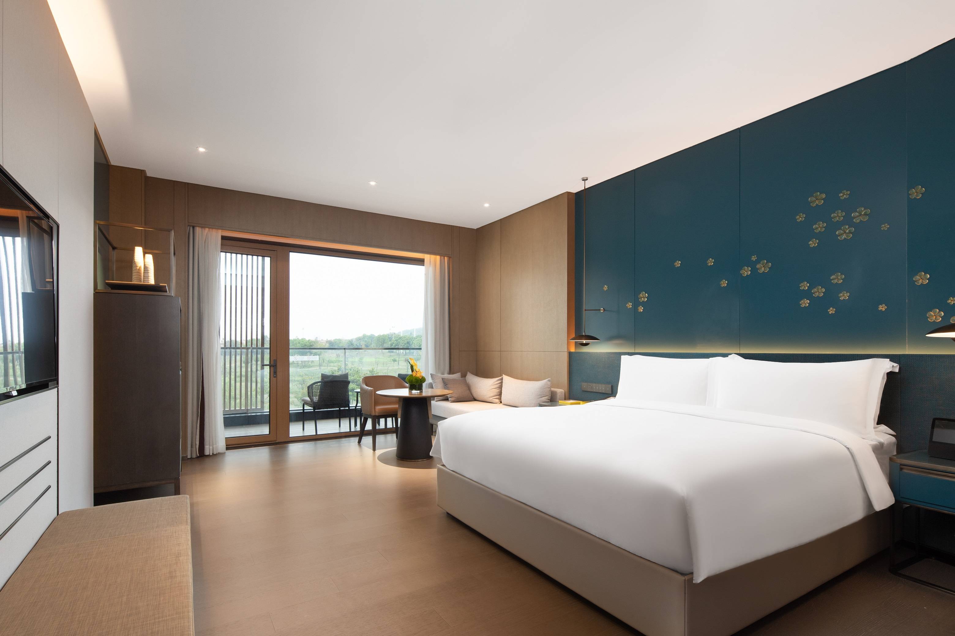 美荟高尔夫景阳台房（大床）