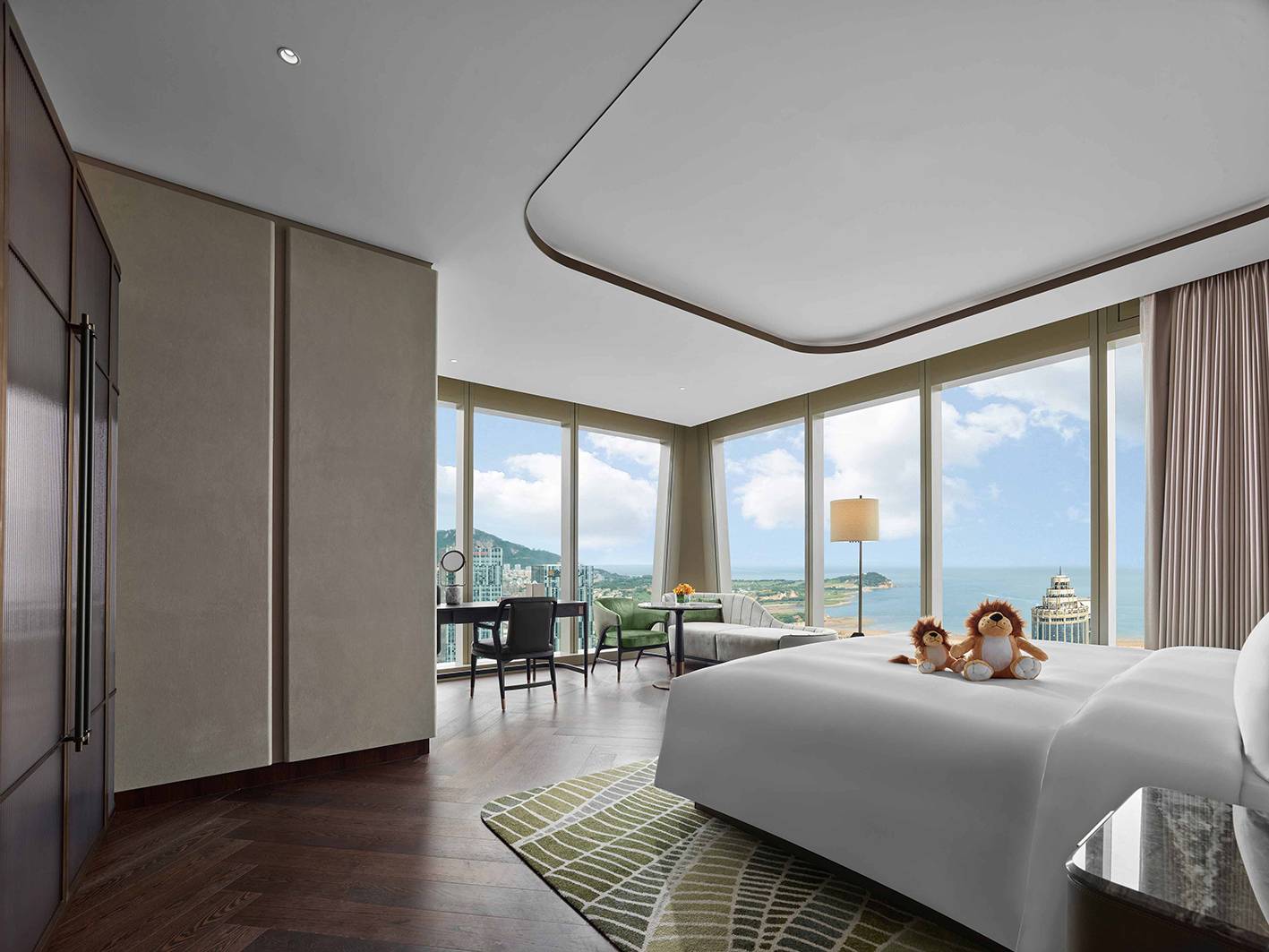 MGM Skyline Ocean View king