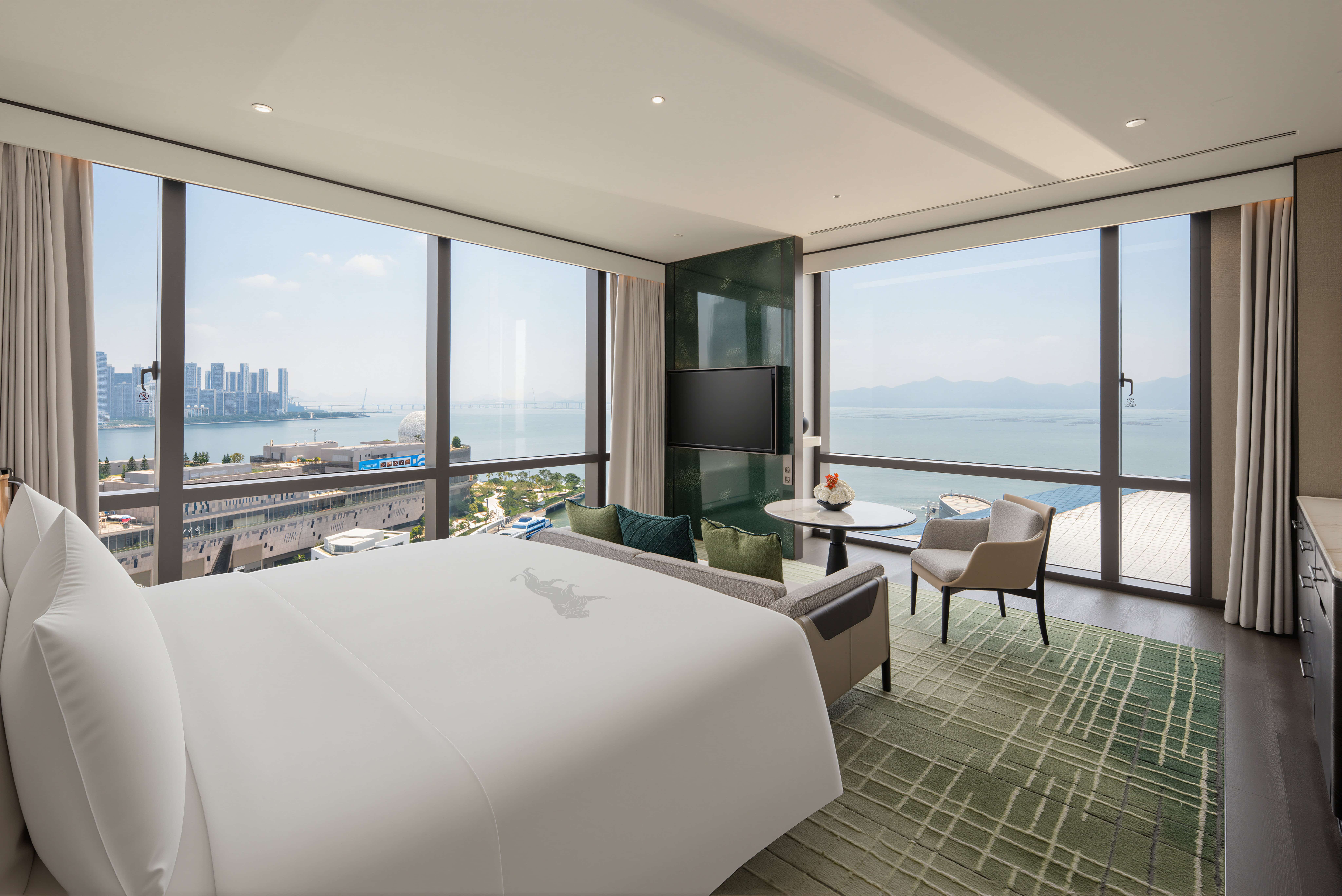 Skyline Panoramic King