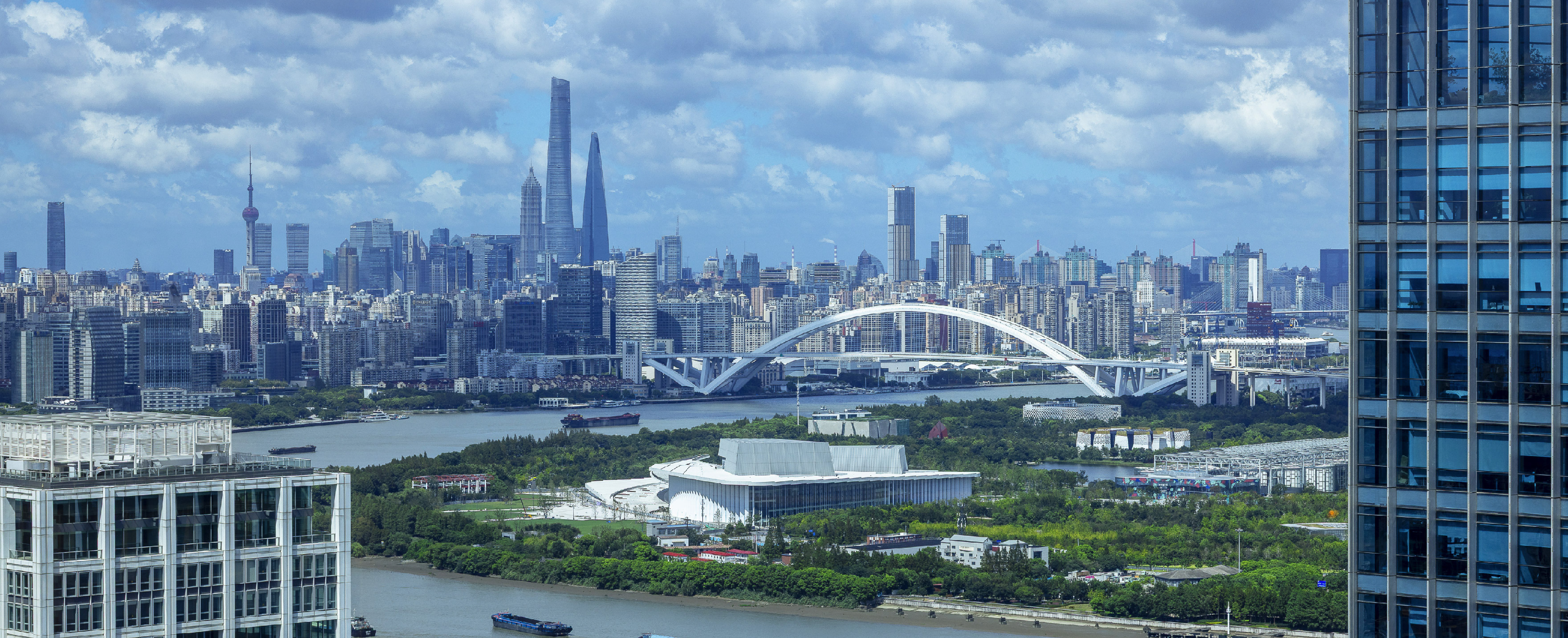 豪华江景大床房